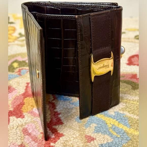 SALVATORE FERRAGAMO Crocodile Brown Embossed Leather Vara Bow French Wallet - Picture 11 of 16